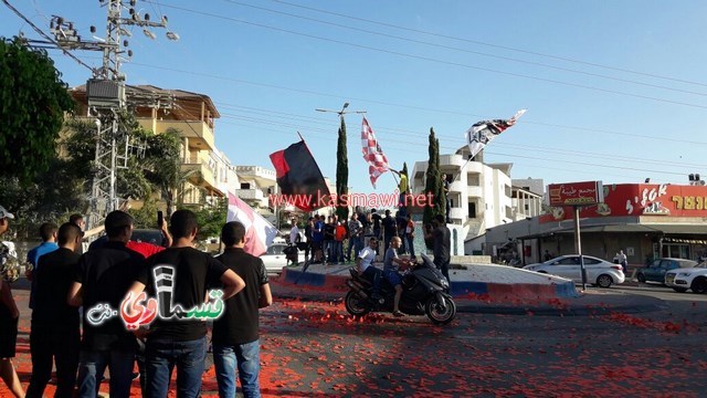 فيديو : الالترس القسماوي يحتفل في دوار الأقصى ومقهى جاري بفوز نادي الوحدة وتأهله الى نهائي الاختبارات 